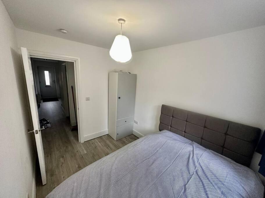 2 Bedroom House,Brownhillrd Se6 Londyn Zewnętrze zdjęcie